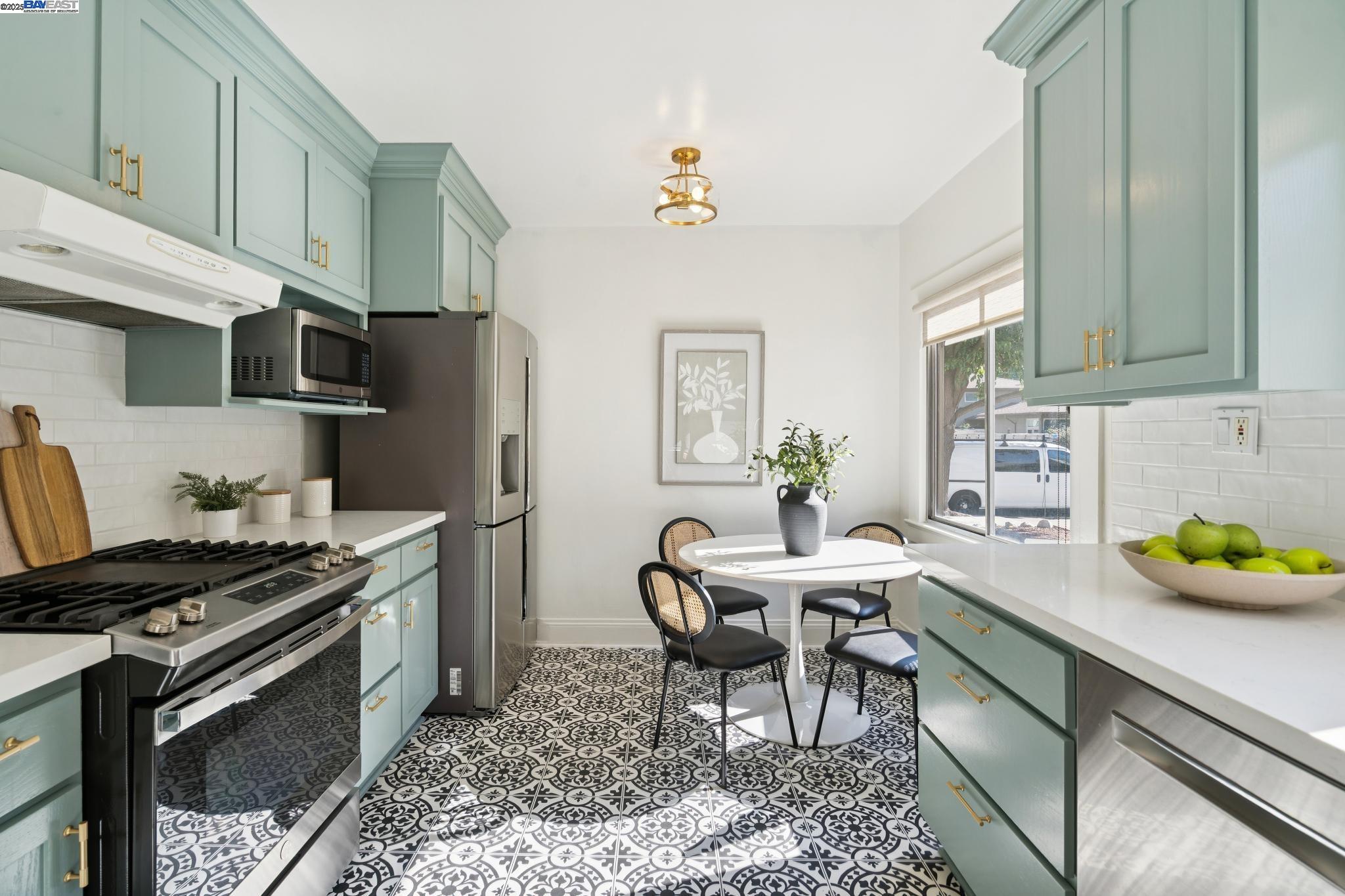 1831 Harvard Dr, Alameda