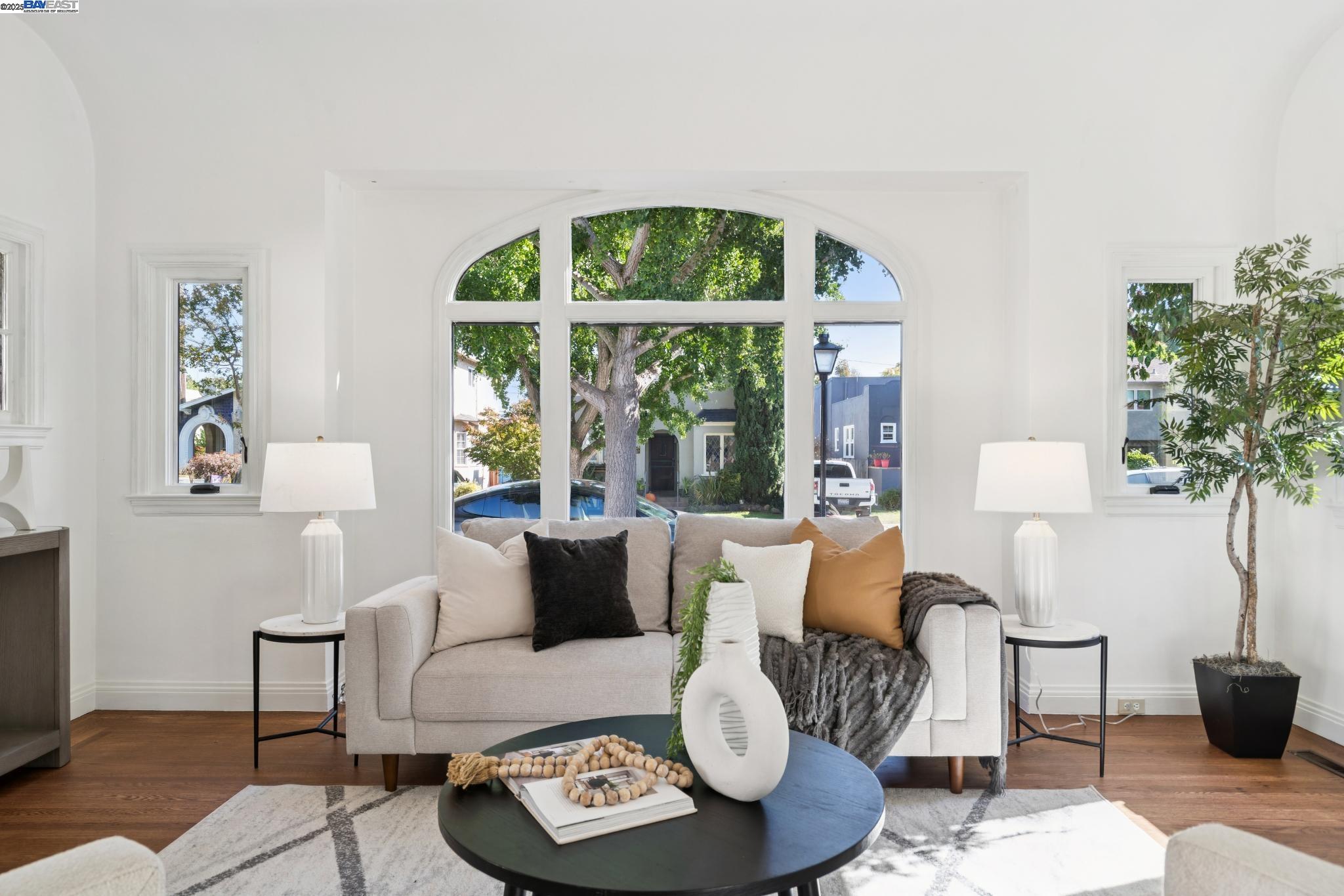 1831 Harvard Dr, Alameda