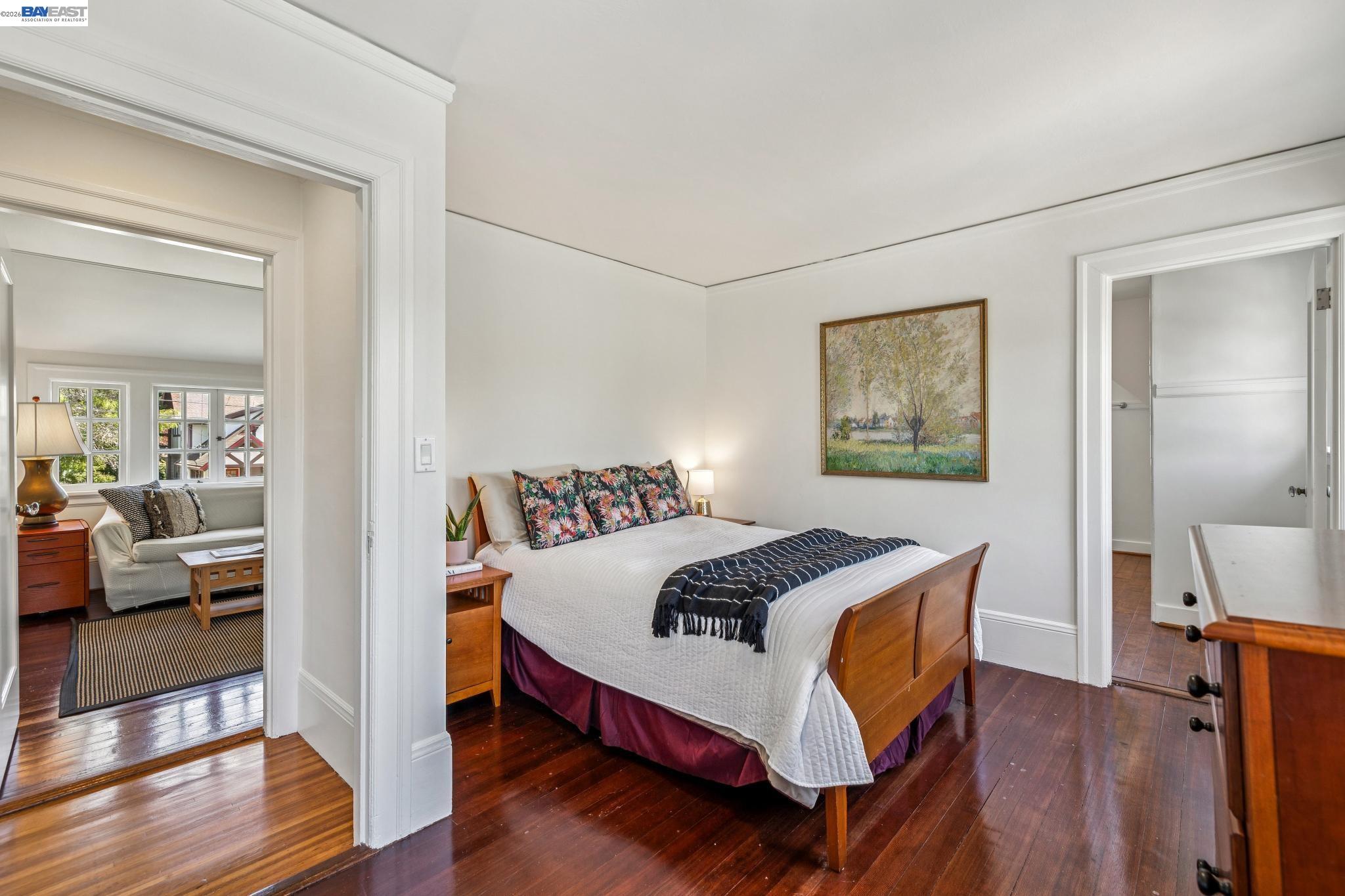 811 Grand St