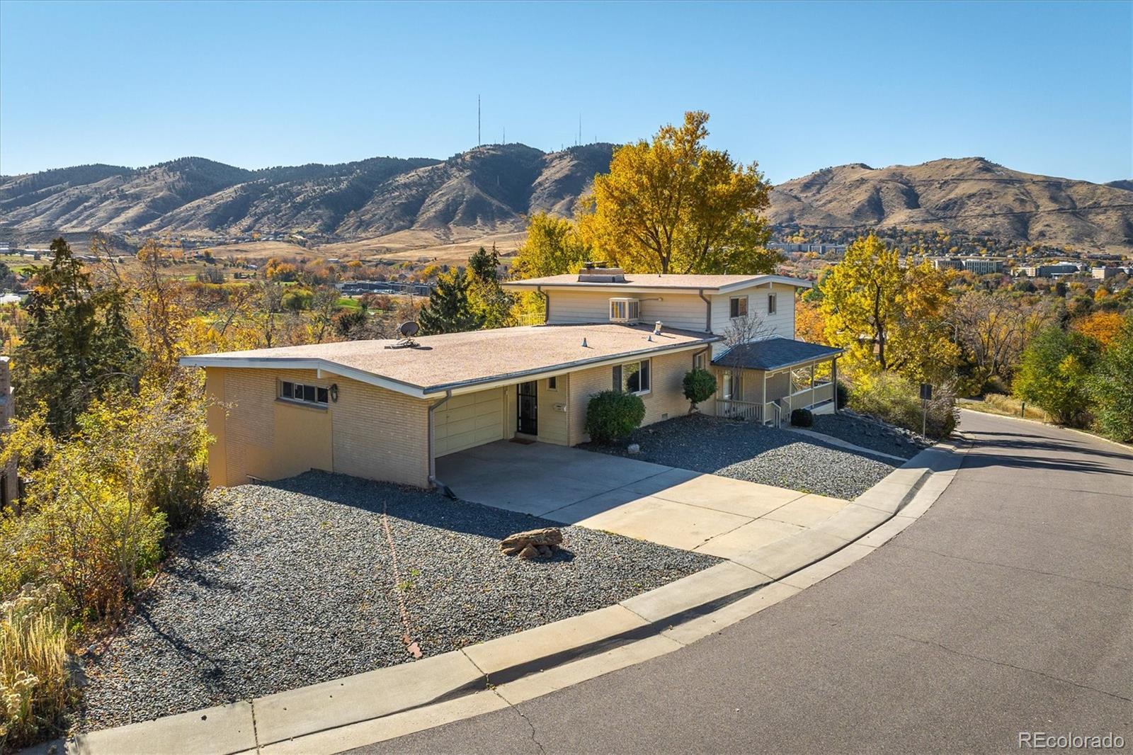 215 Lookout View Court