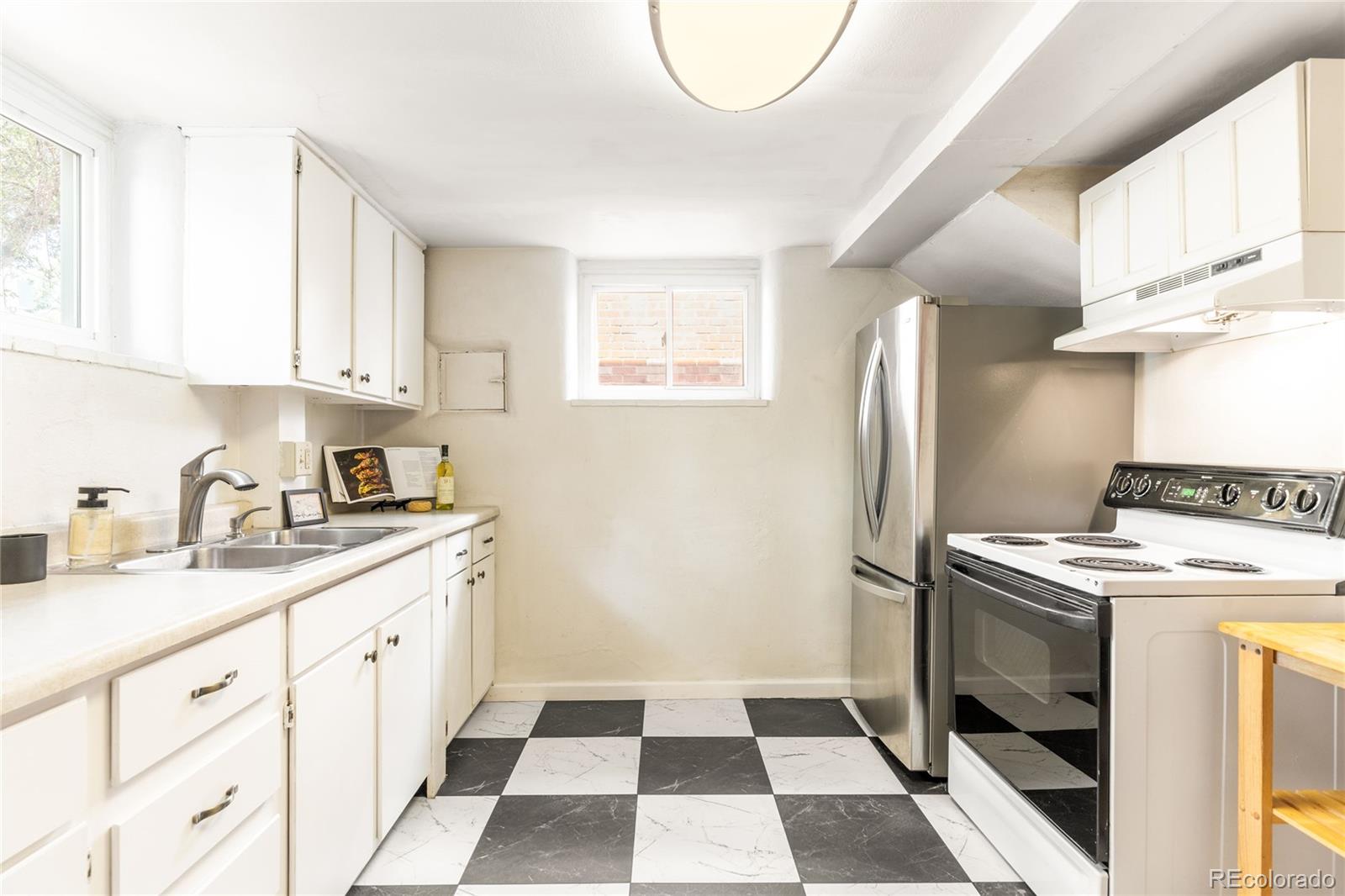 173 W Bayaud Avenue