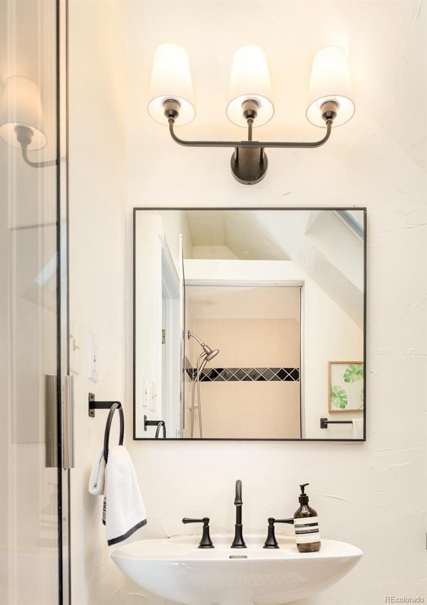 9 S Pennsylvania Street