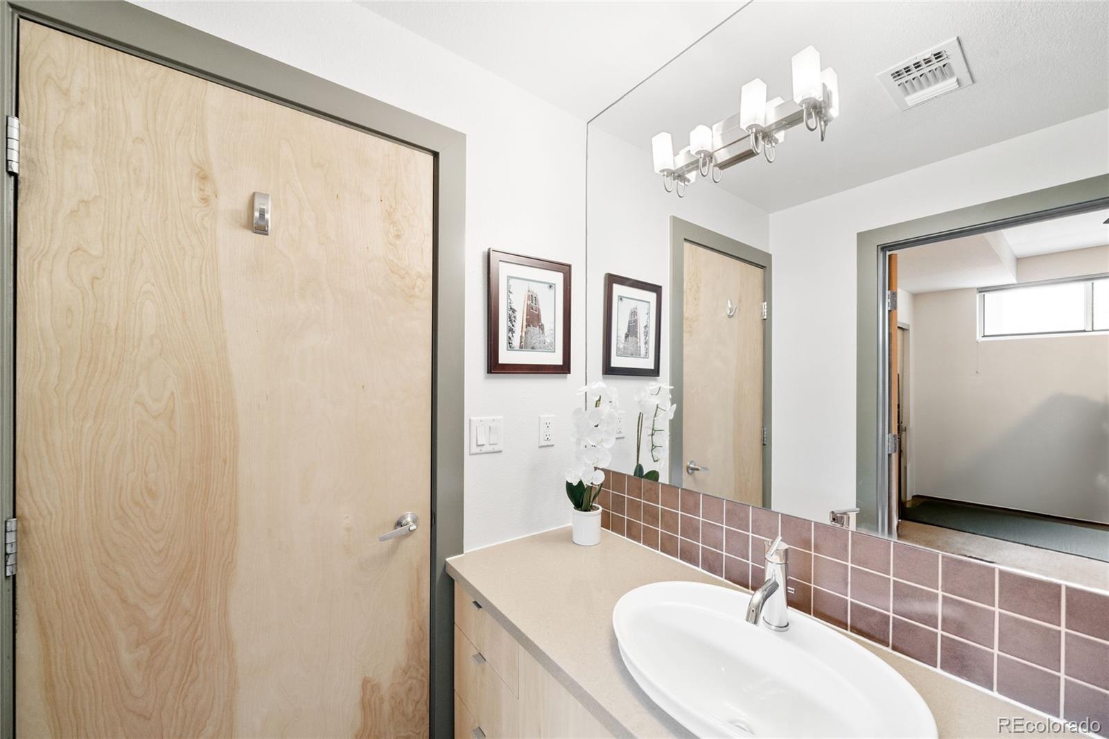 2900 Wyandot Street Unit: 106