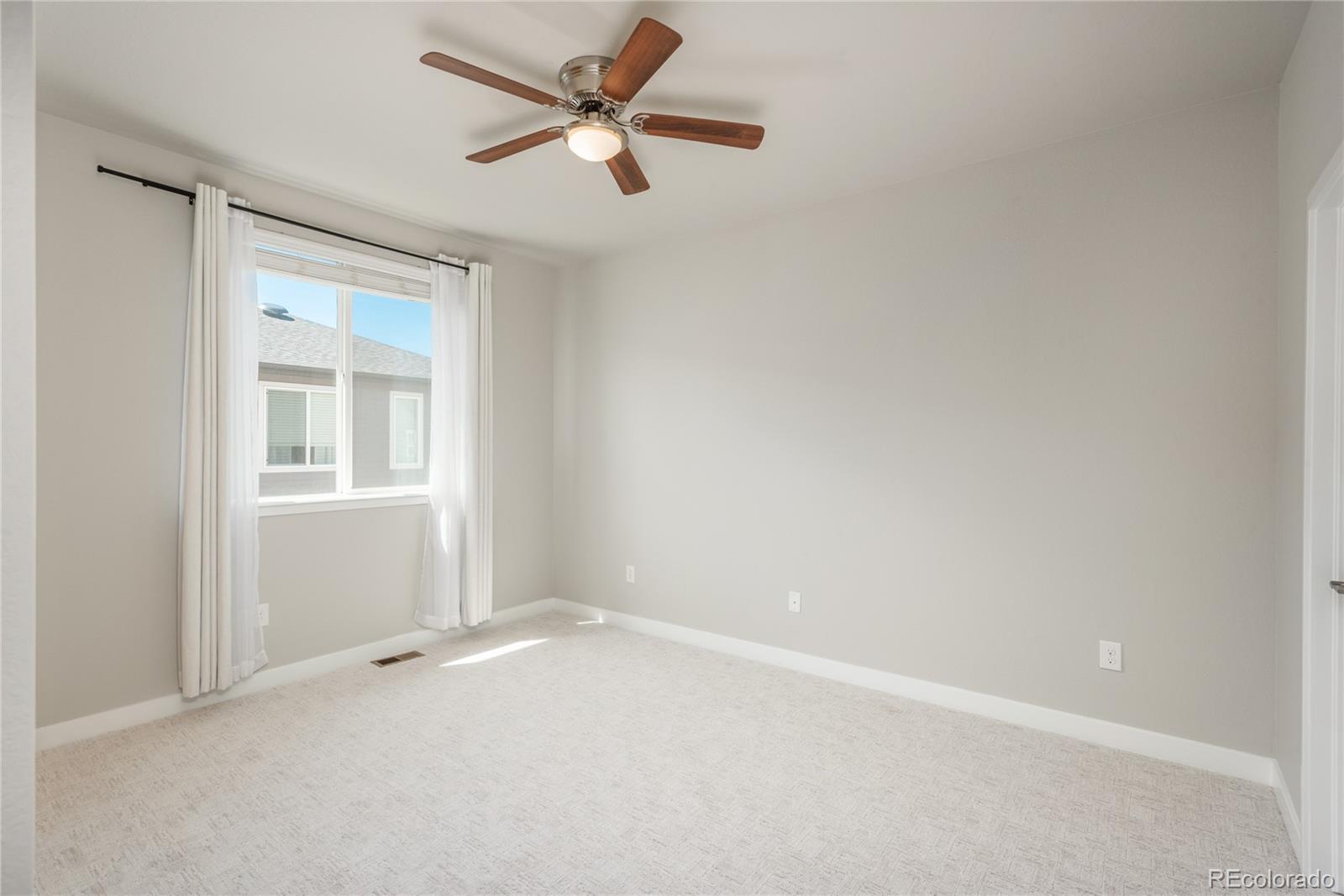 630 E Hinsdale Avenue