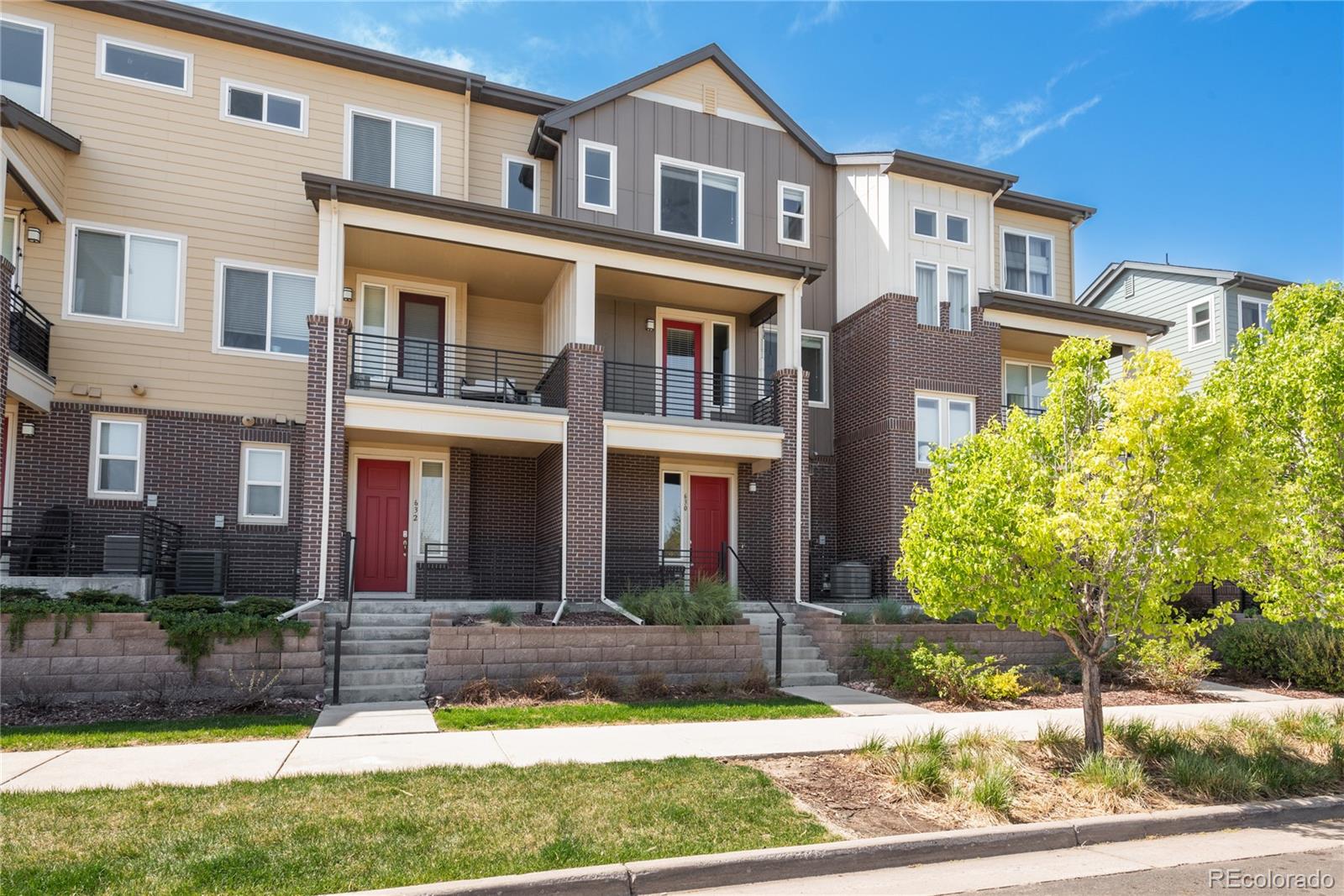 630 E Hinsdale Avenue