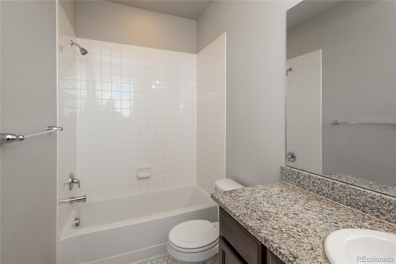 630 E Hinsdale Avenue