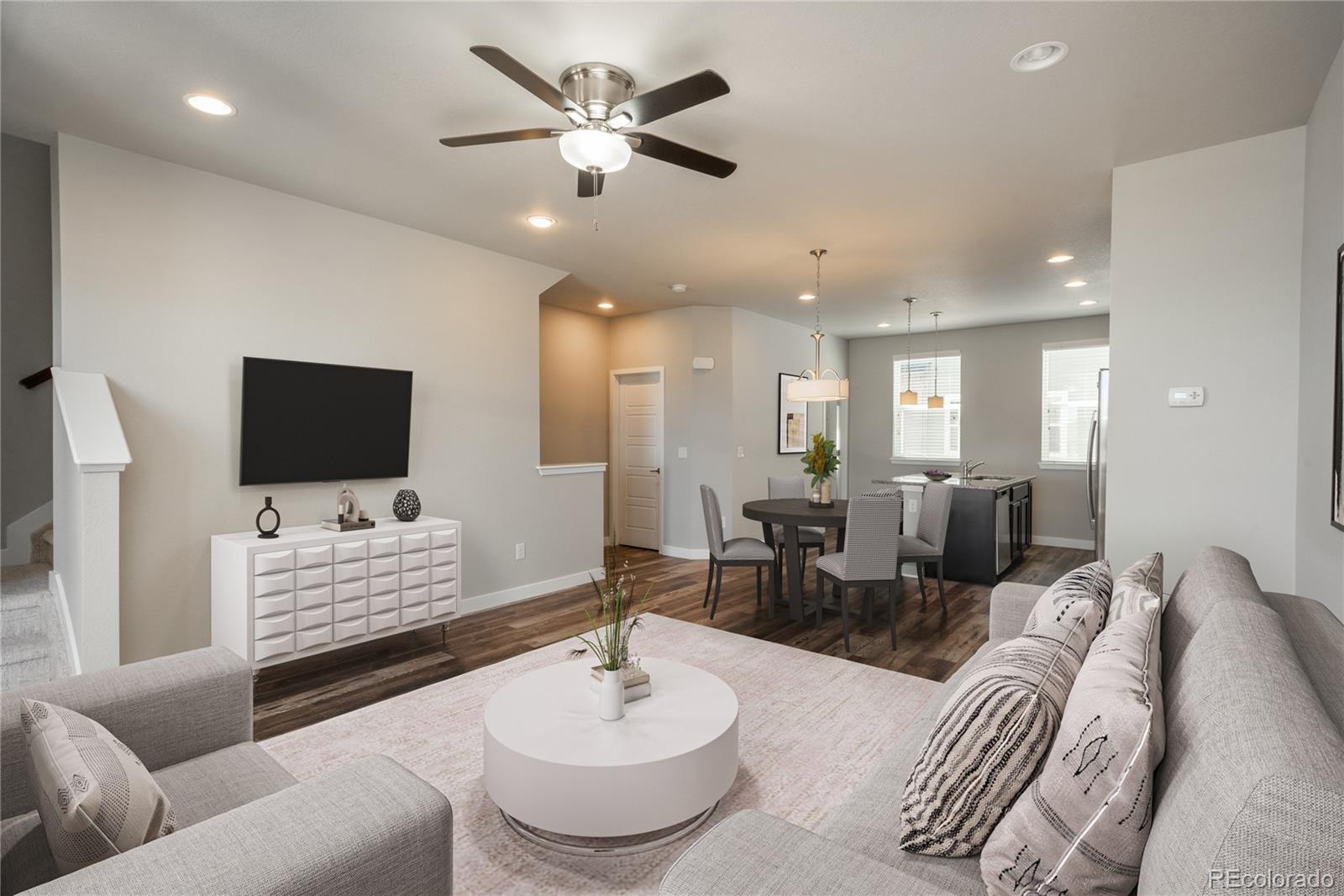 630 E Hinsdale Avenue