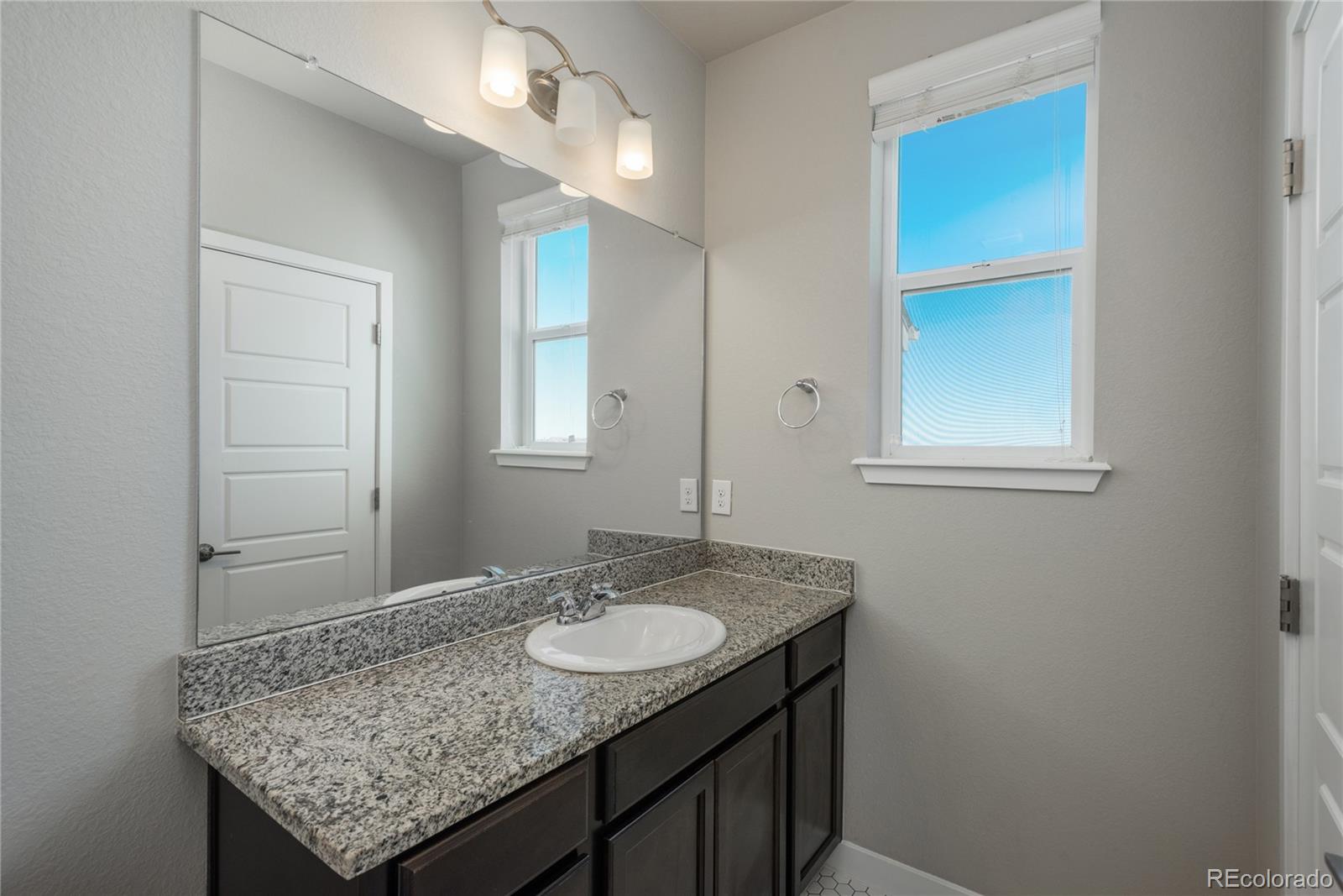 630 E Hinsdale Avenue