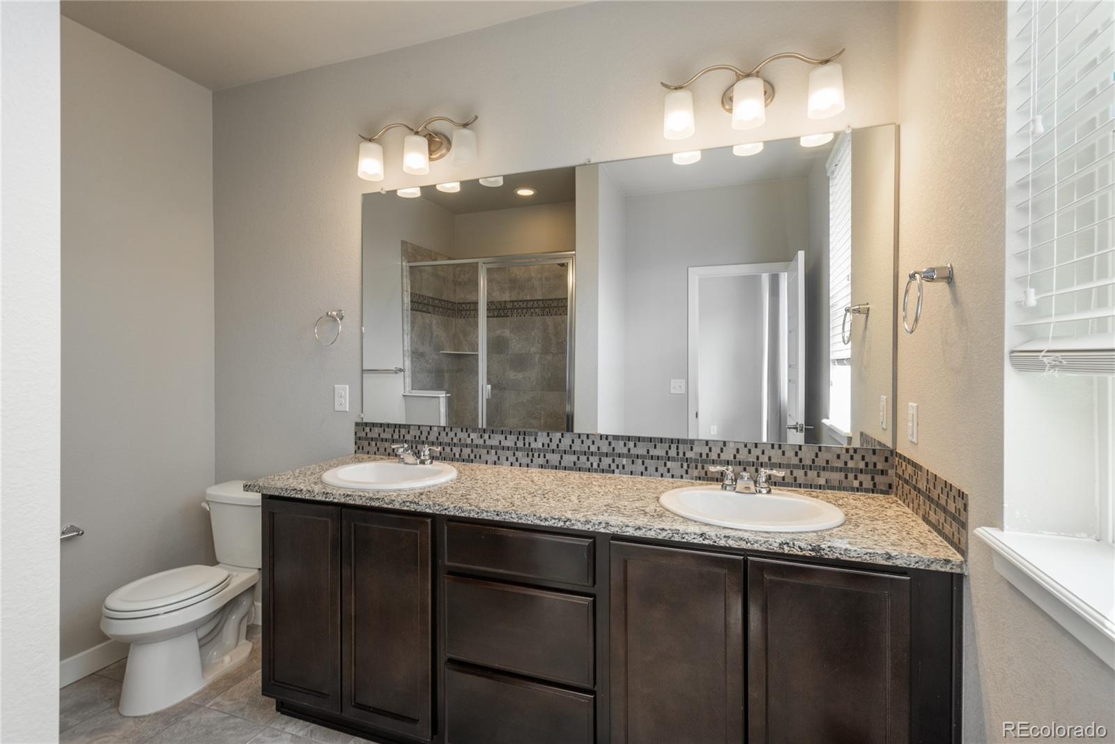 630 E Hinsdale Avenue