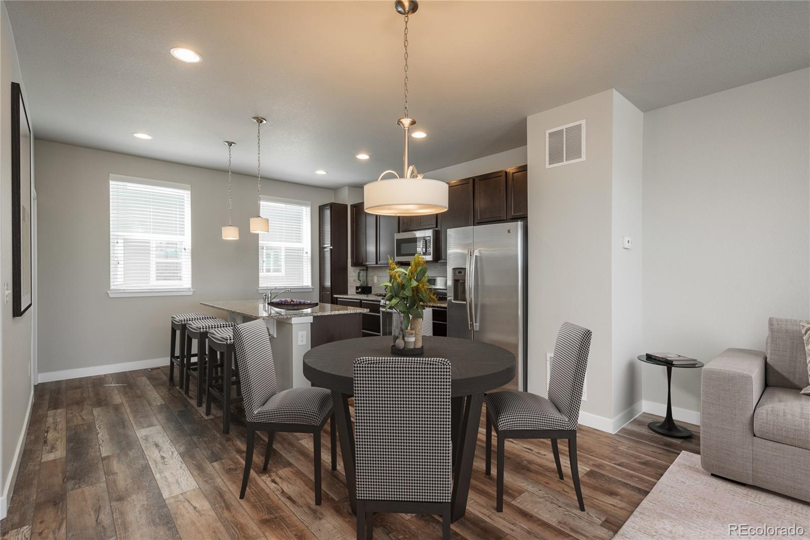 630 E Hinsdale Avenue