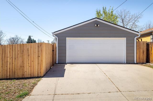 190 S Canosa Court