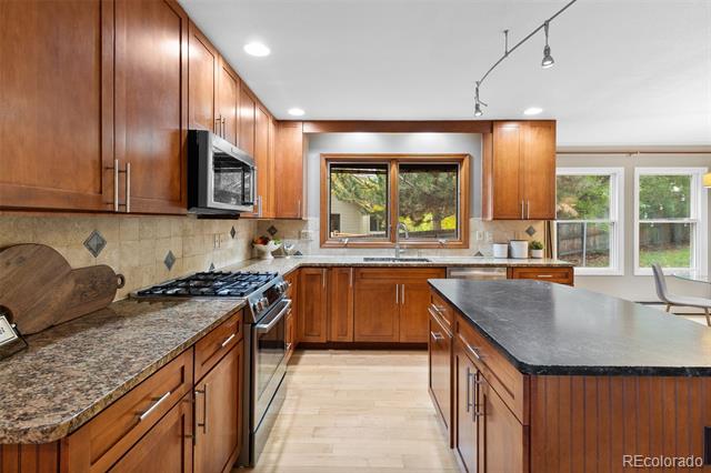 1919 Quail Court