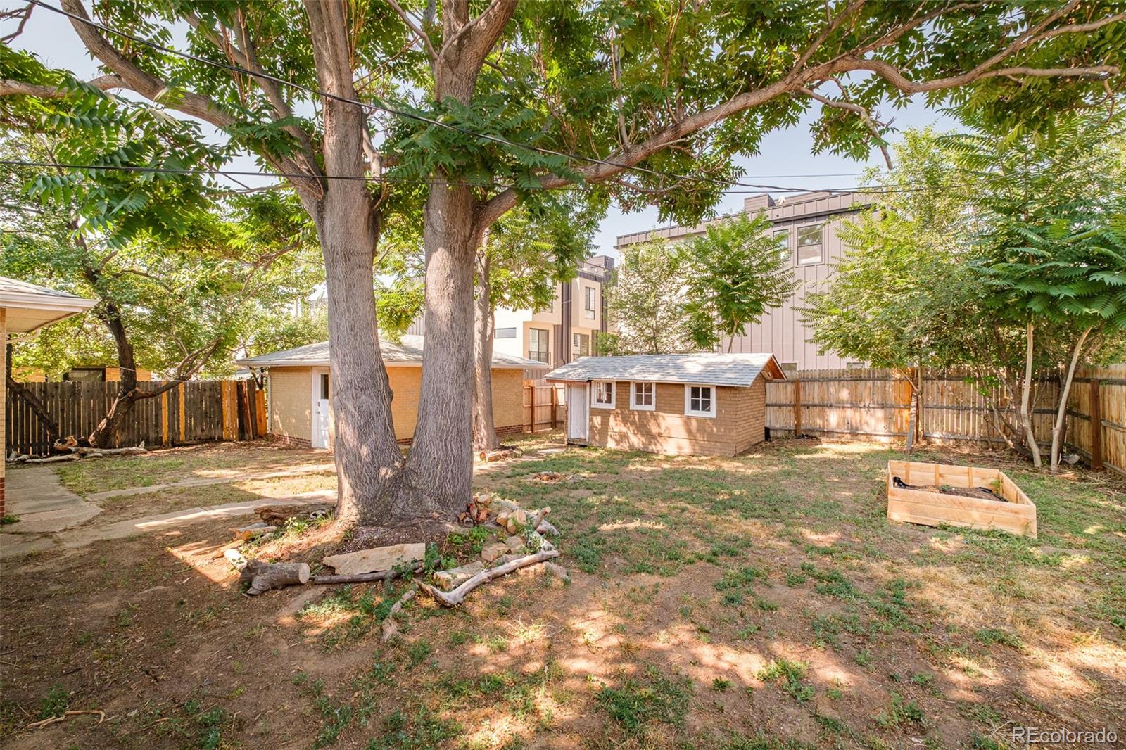 2545 Zenobia Street