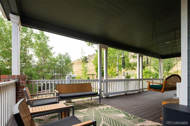 444 Mesa View Way