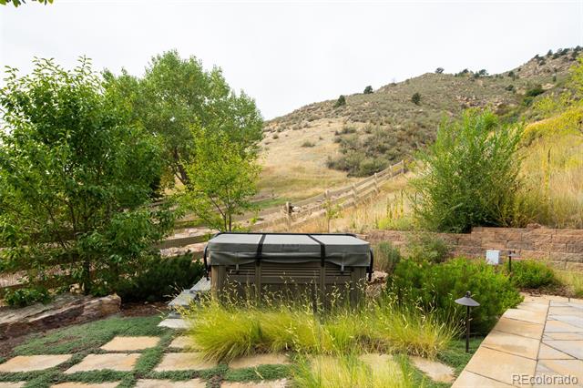 444 Mesa View Way