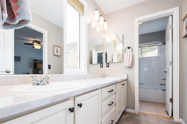 444 Mesa View Way