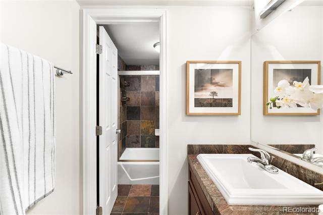 1365 Columbine Street Unit: 301