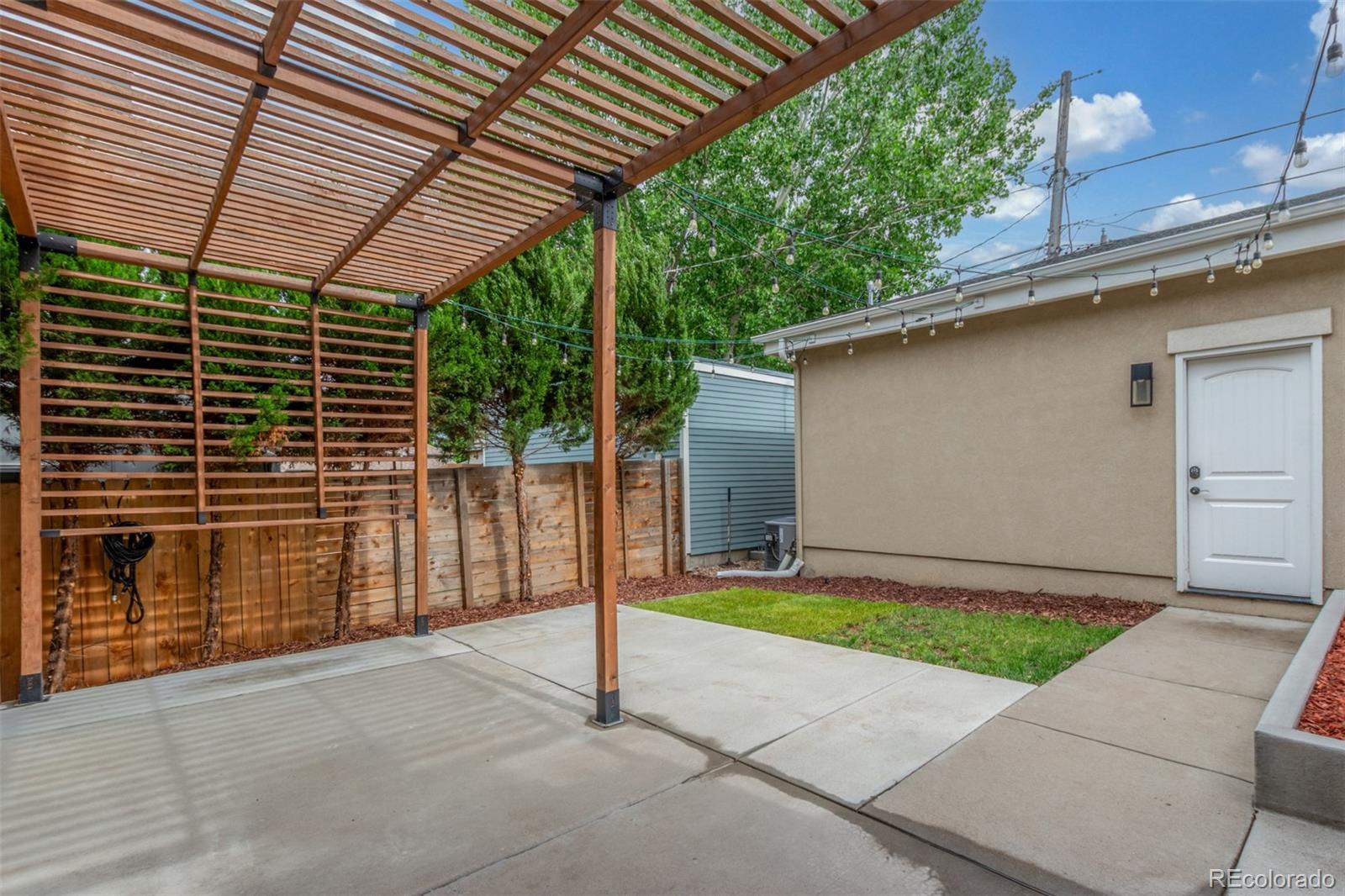 3322 W 26th Avenue