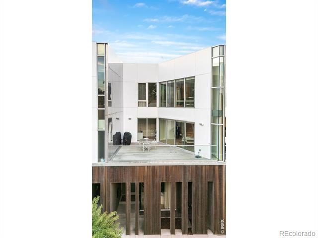 1115 W 37th Avenue