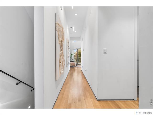 1115 W 37th Avenue