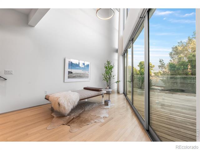 1115 W 37th Avenue