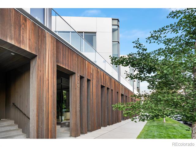 1115 W 37th Avenue