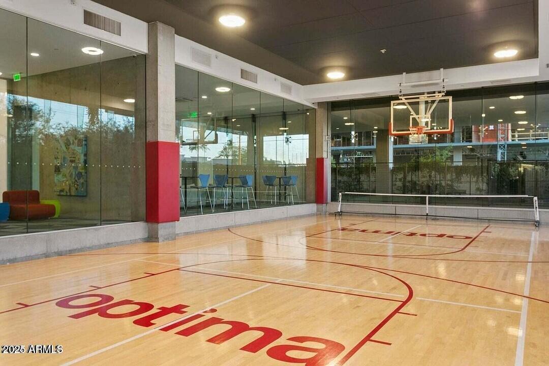 7180 E KIERLAND Boulevard, 916