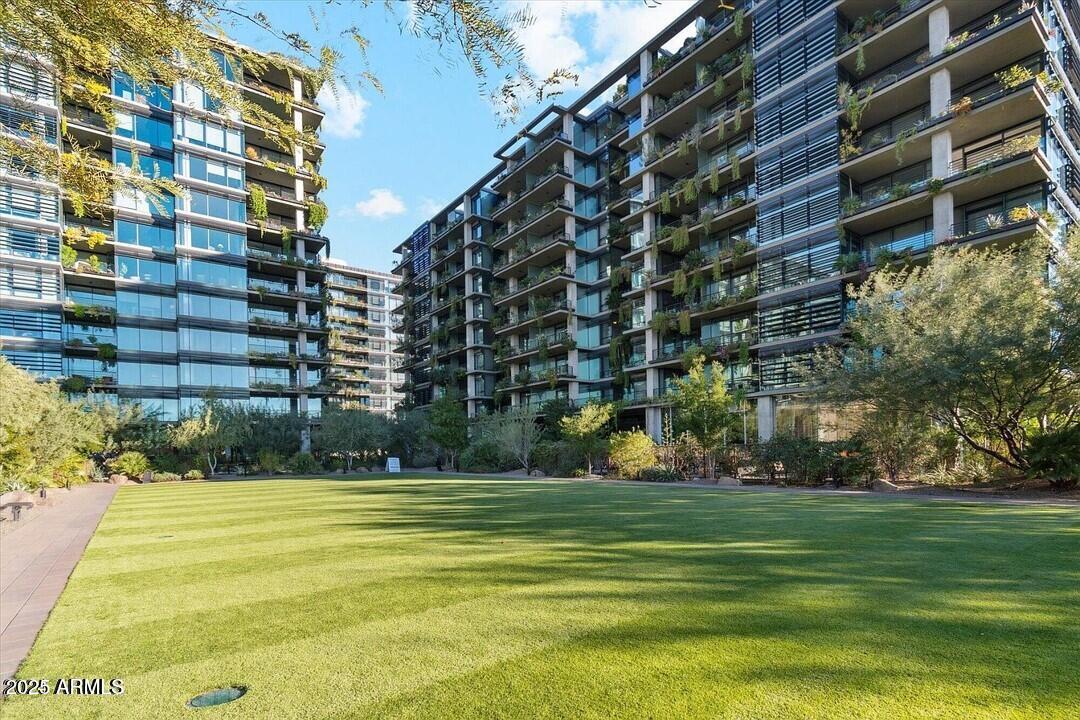 7180 E KIERLAND Boulevard, 916