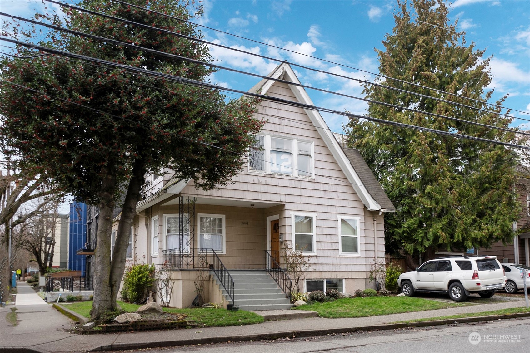 1002 E Republican Street