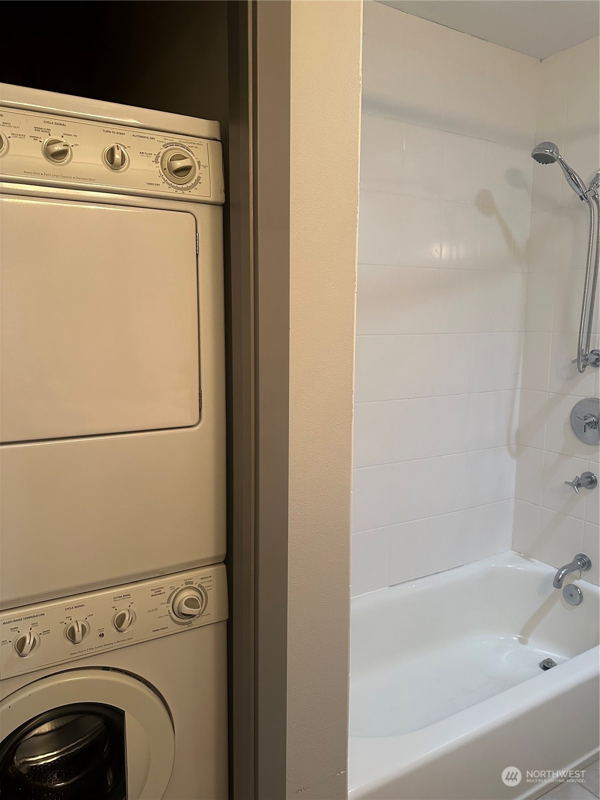 321 E Thomas Street Unit: 203