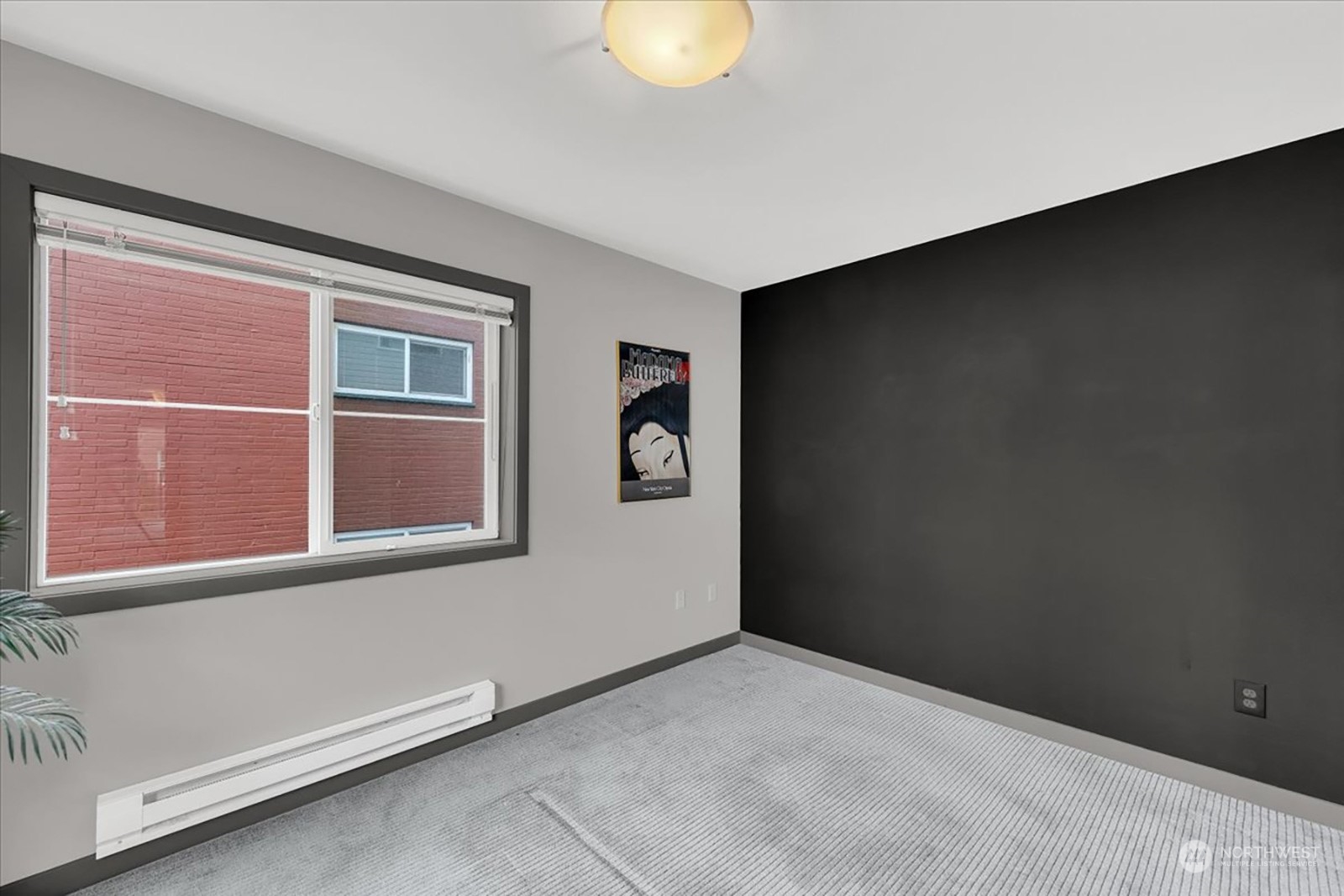 321 E Thomas Street Unit: 203