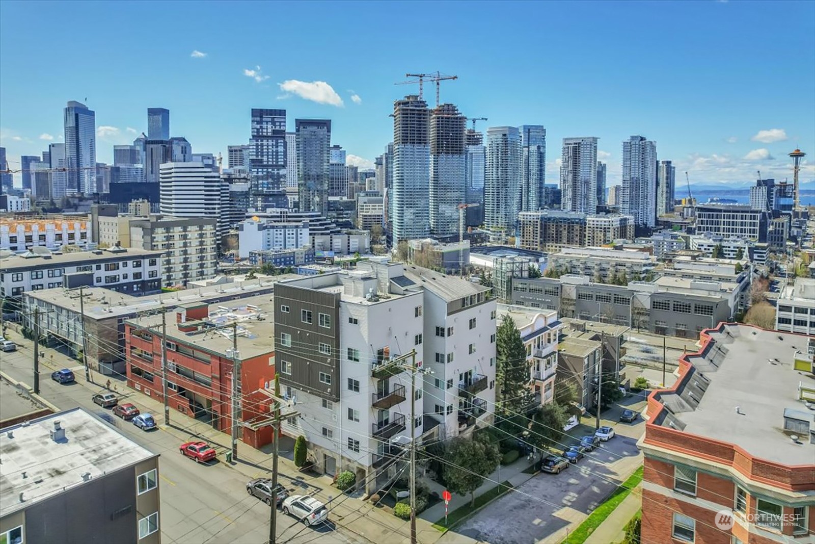 321 E Thomas Street Unit: 203