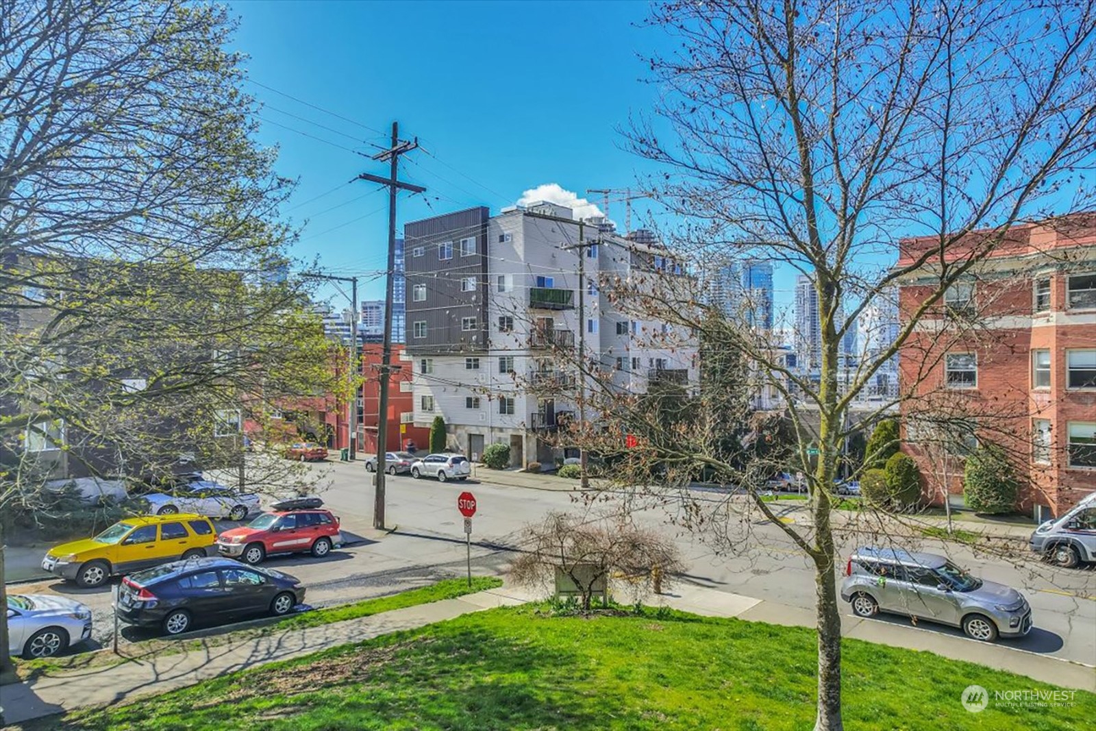 321 E Thomas Street Unit: 203