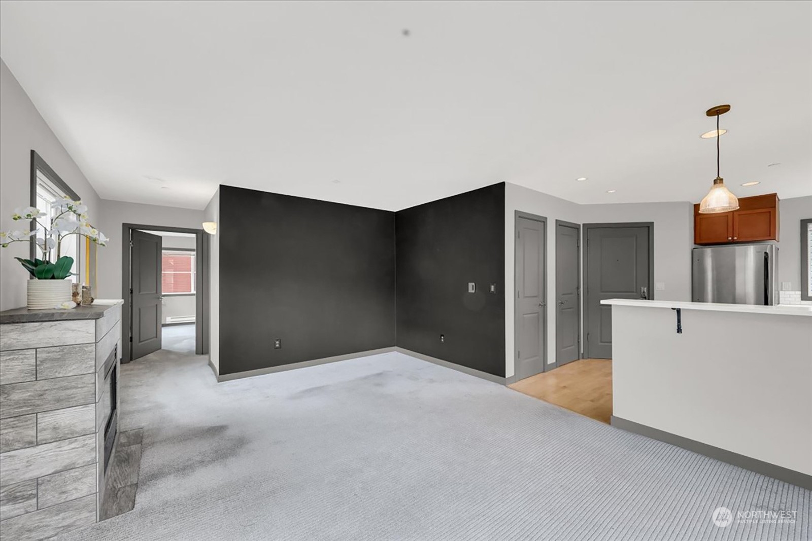 321 E Thomas Street Unit: 203