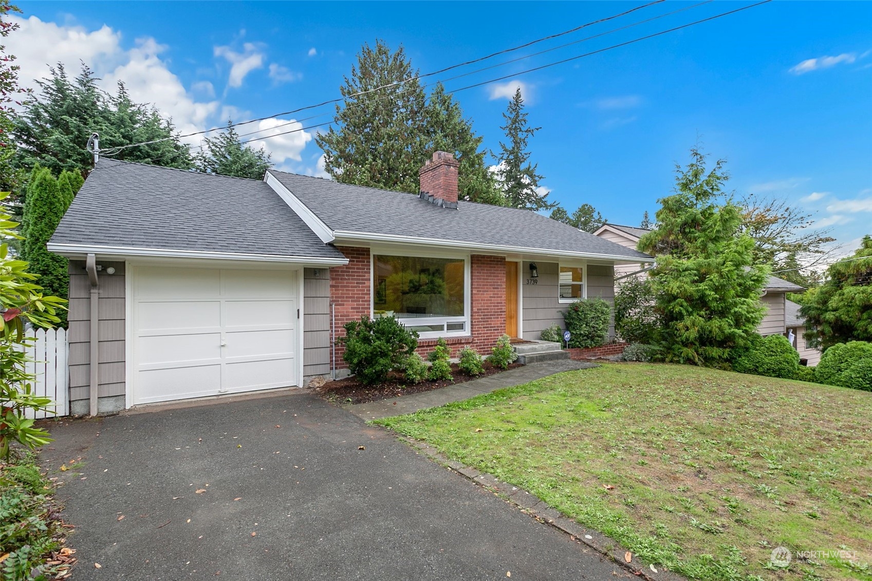 3739 NE 130th Street
