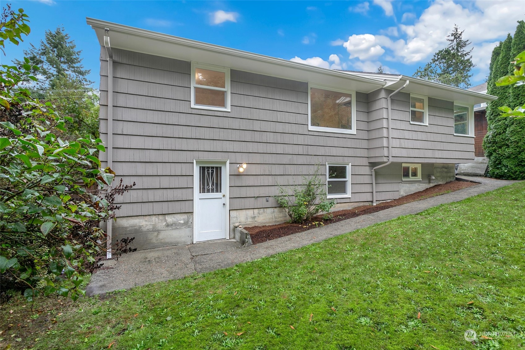 3739 NE 130th Street