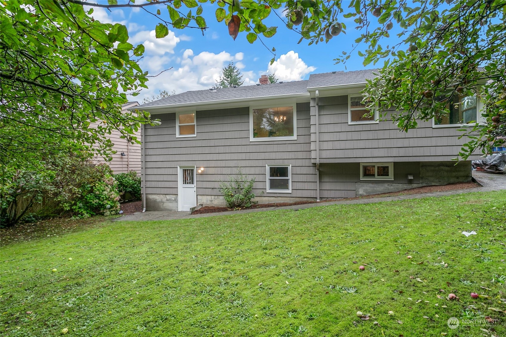 3739 NE 130th Street