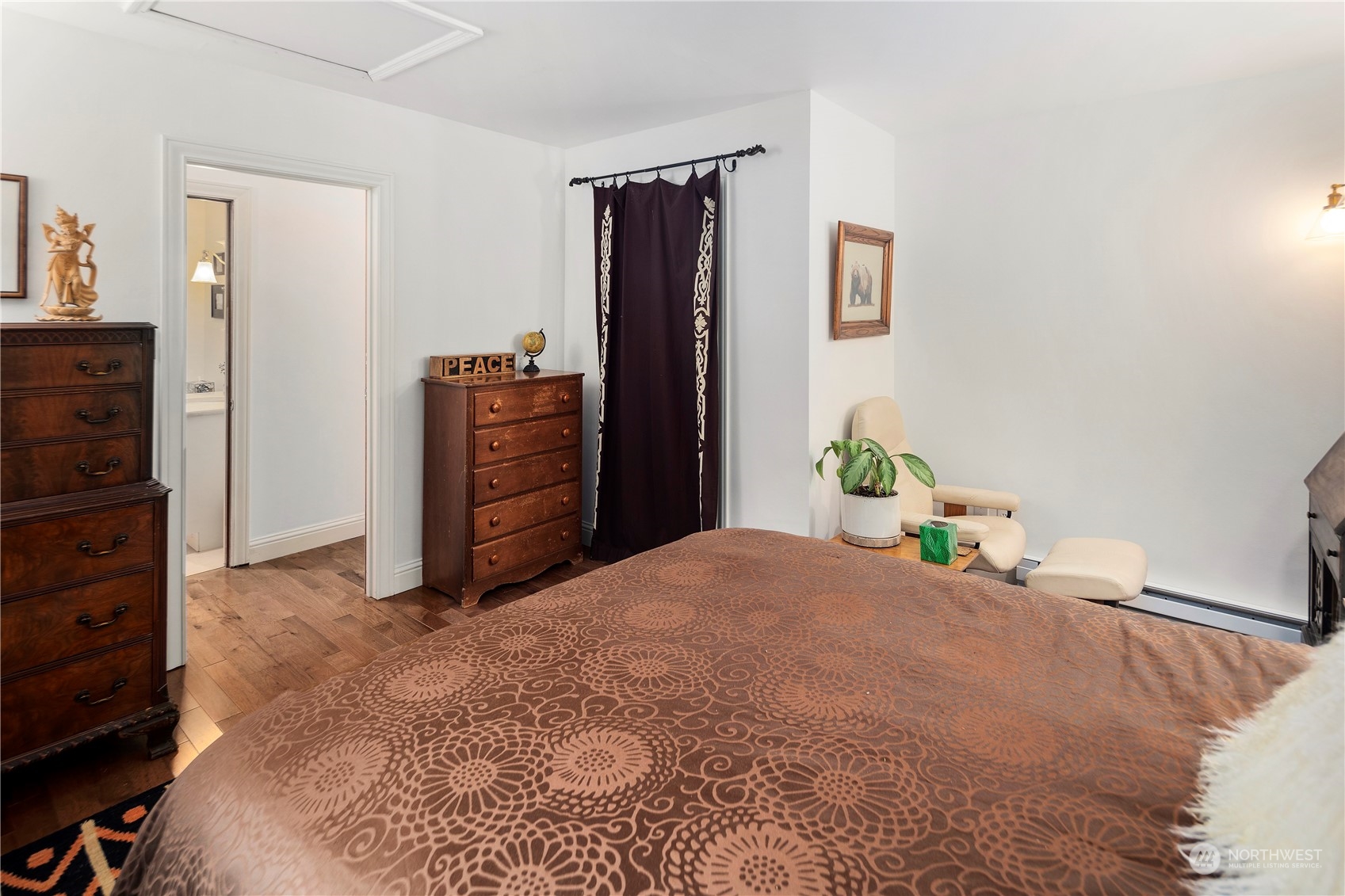 14011 Roslyn Place N