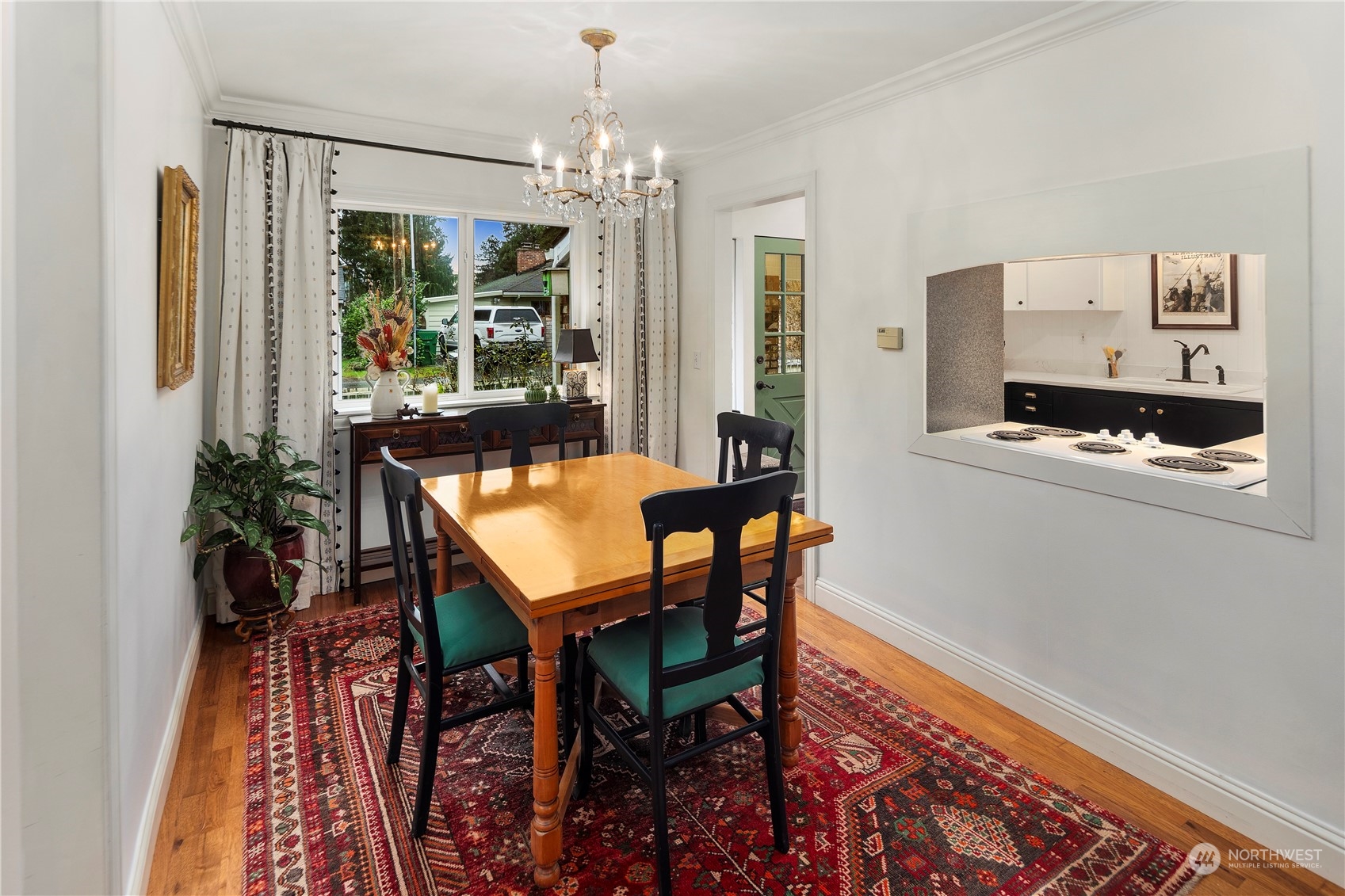 14011 Roslyn Place N