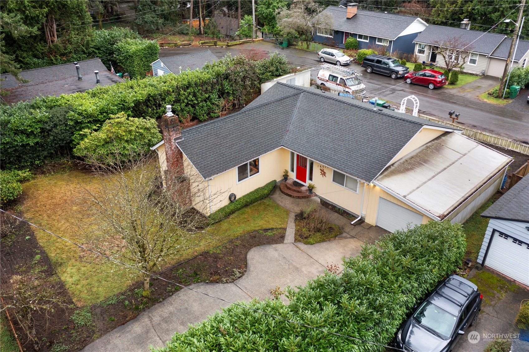 14011 Roslyn Place N