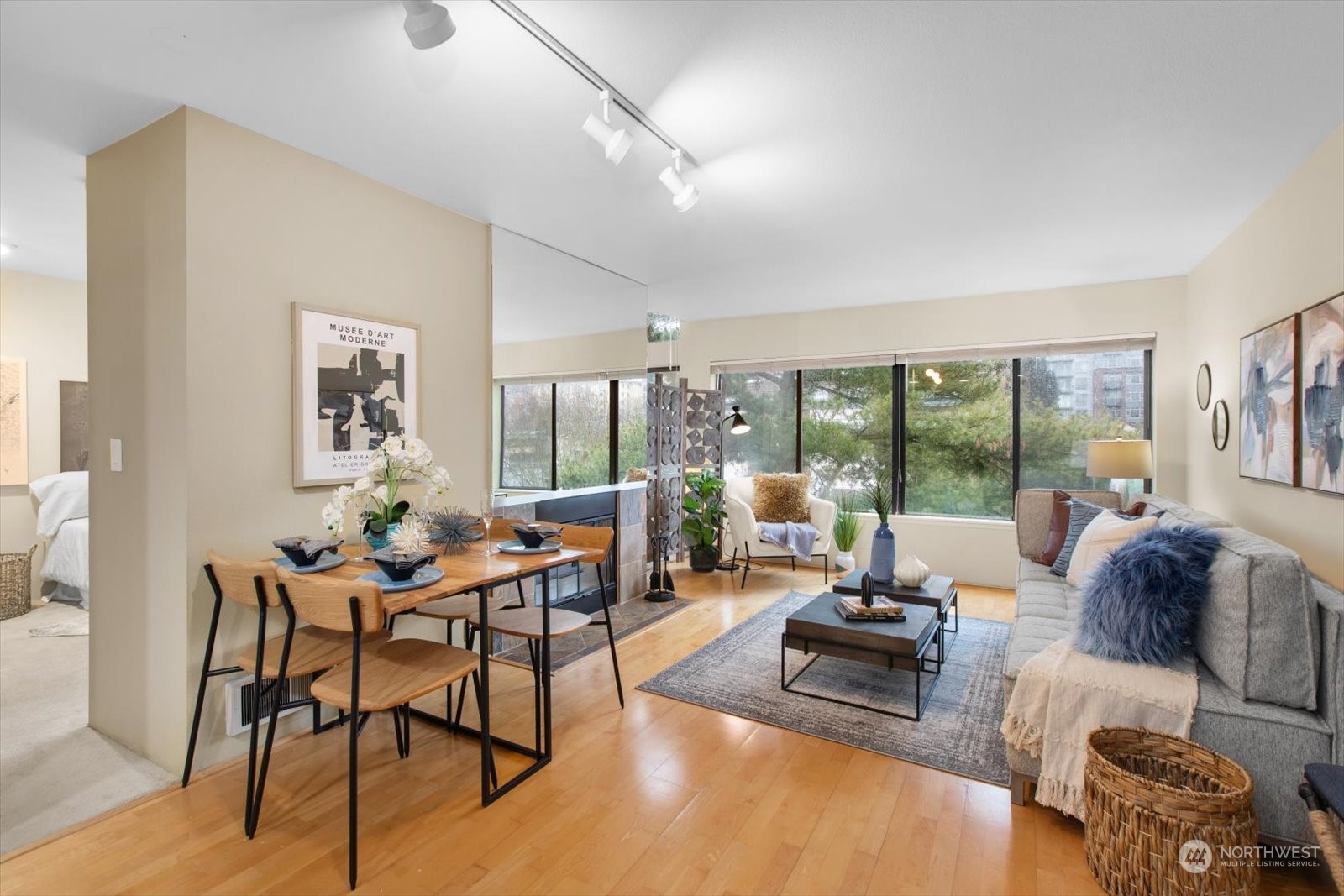 211 Summit Ave E Unit: N409