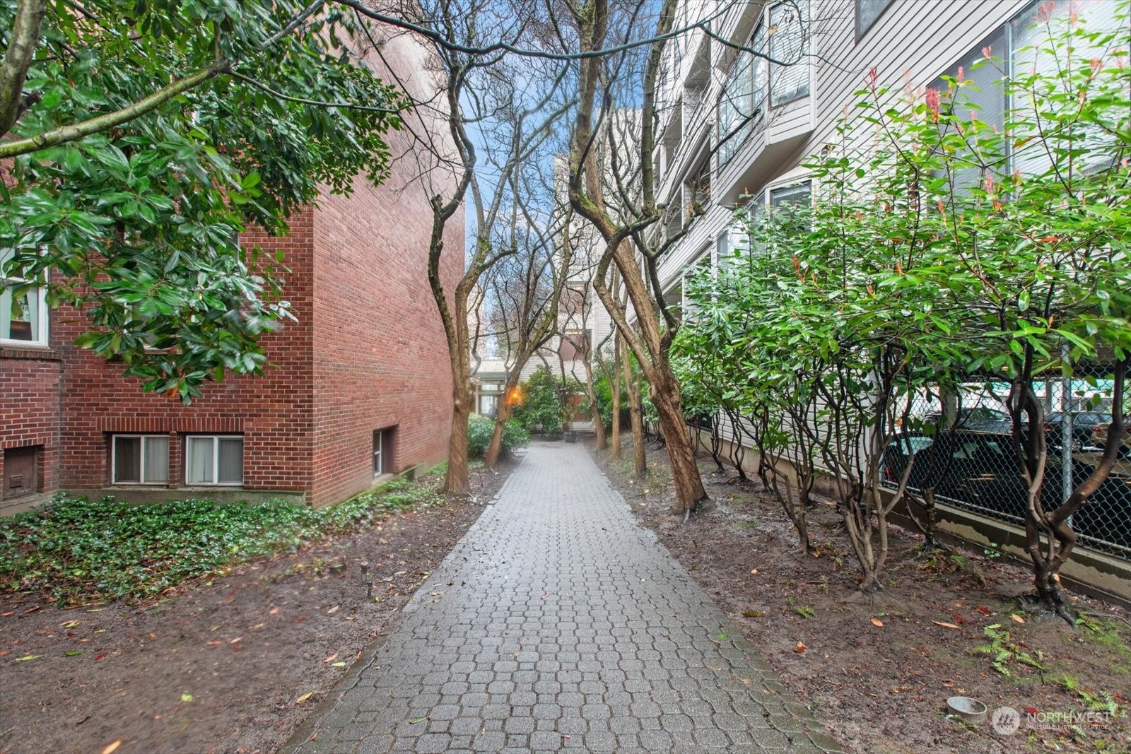 211 Summit Ave E Unit: N409