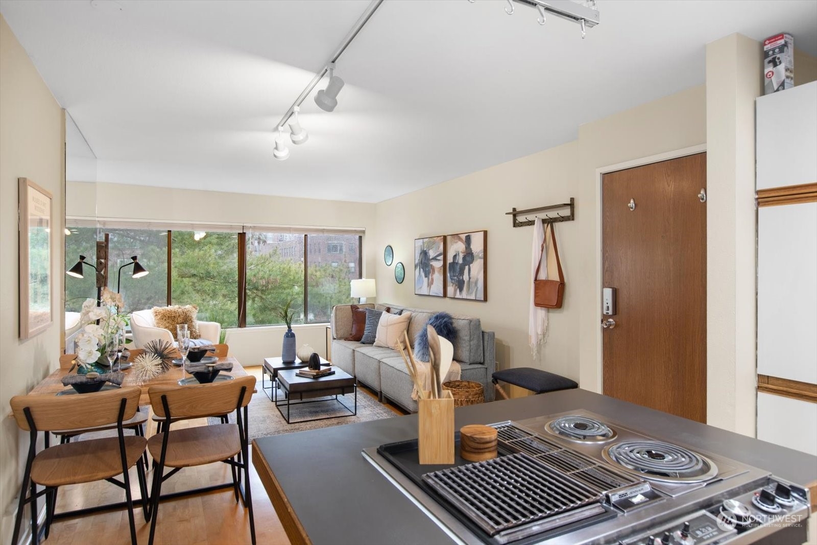 211 Summit Ave E Unit: N409