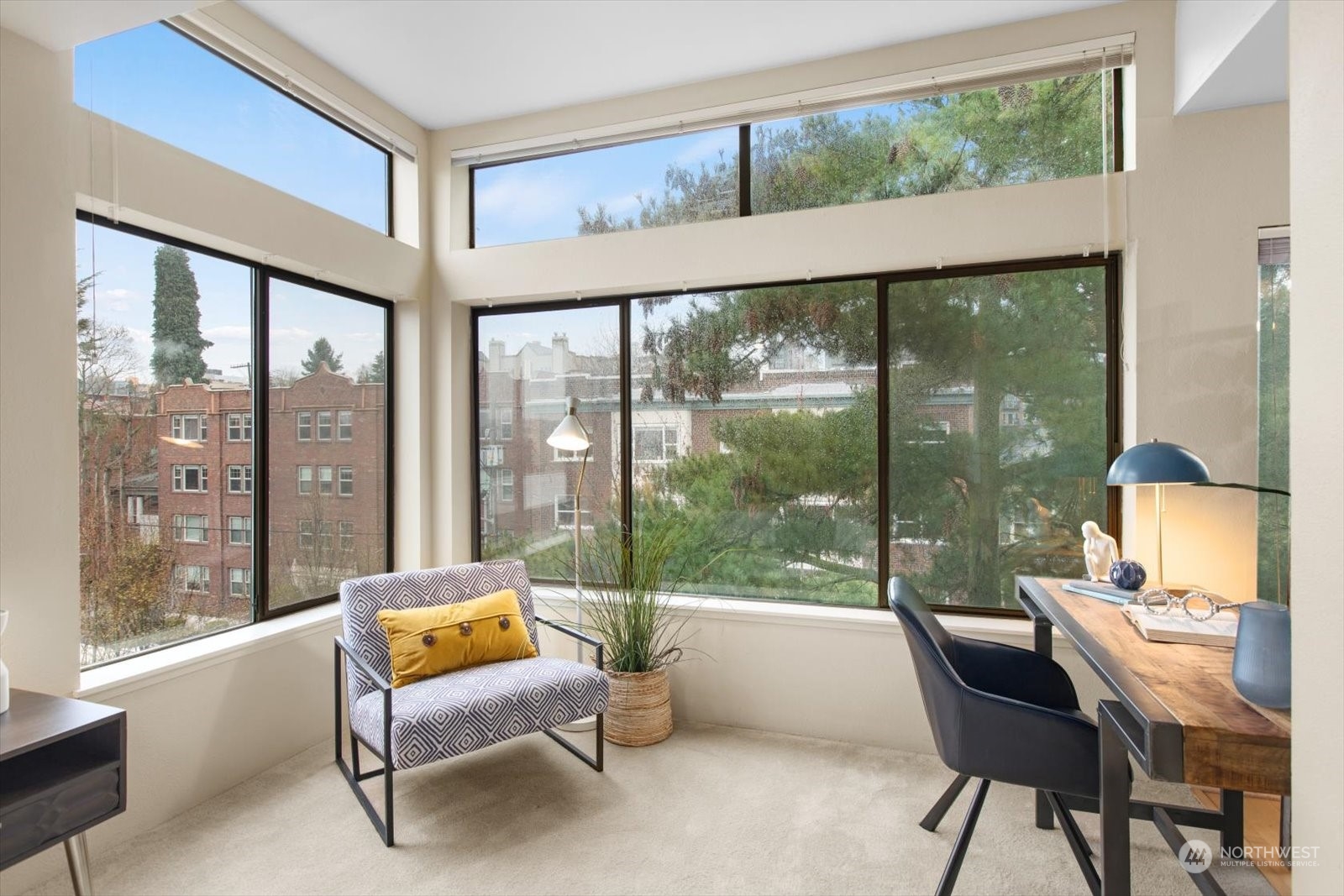 211 Summit Ave E Unit: N409