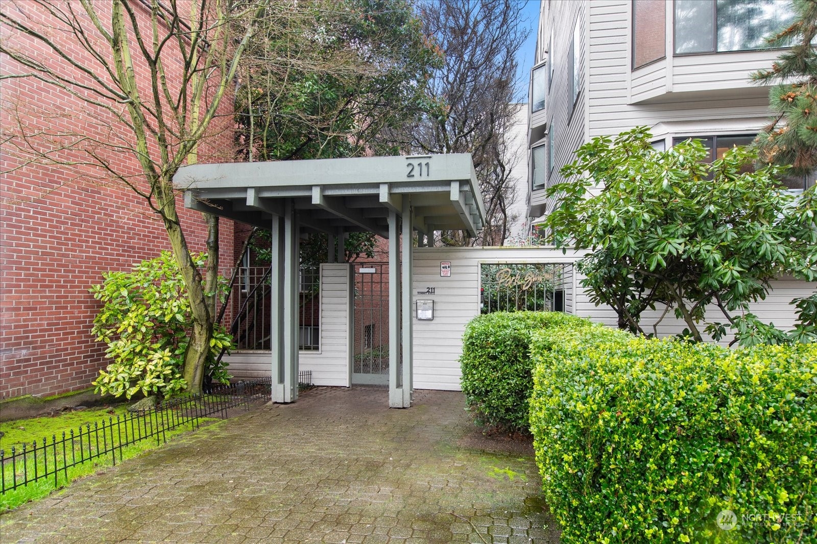 211 Summit Ave E Unit: N409