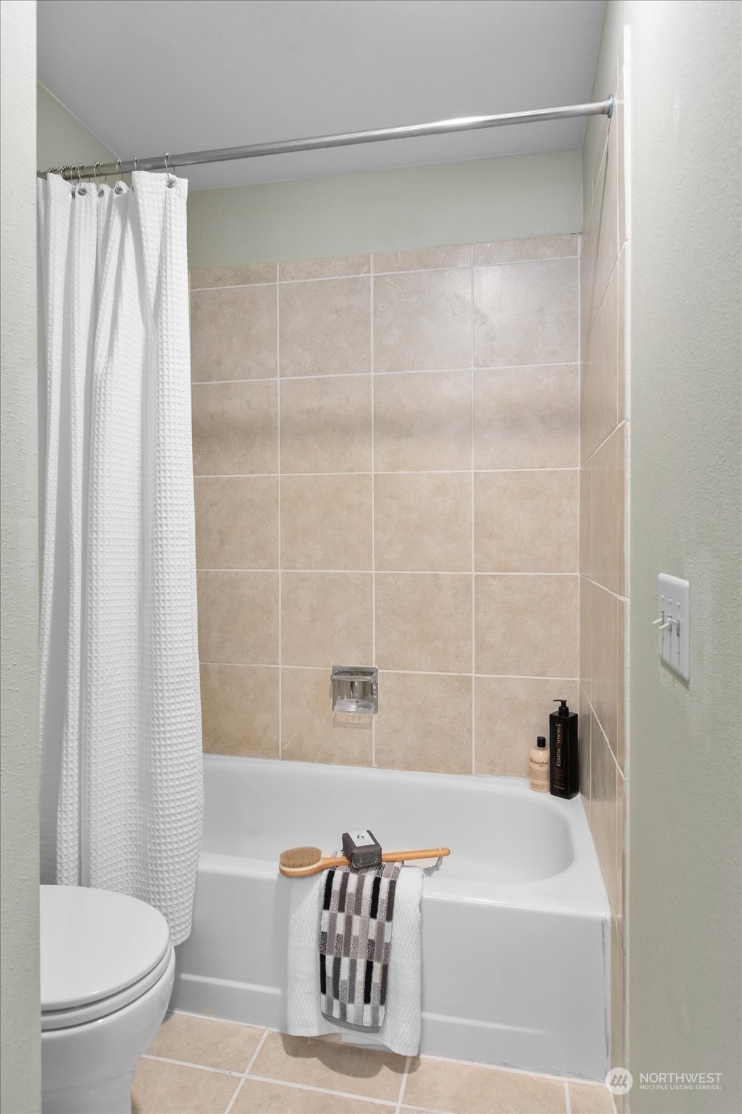 211 Summit Ave E Unit: N409