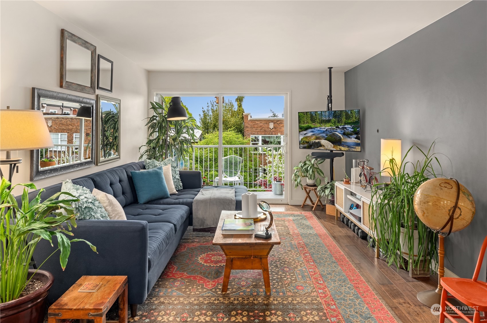 308 Summit Avenue E Unit: 404