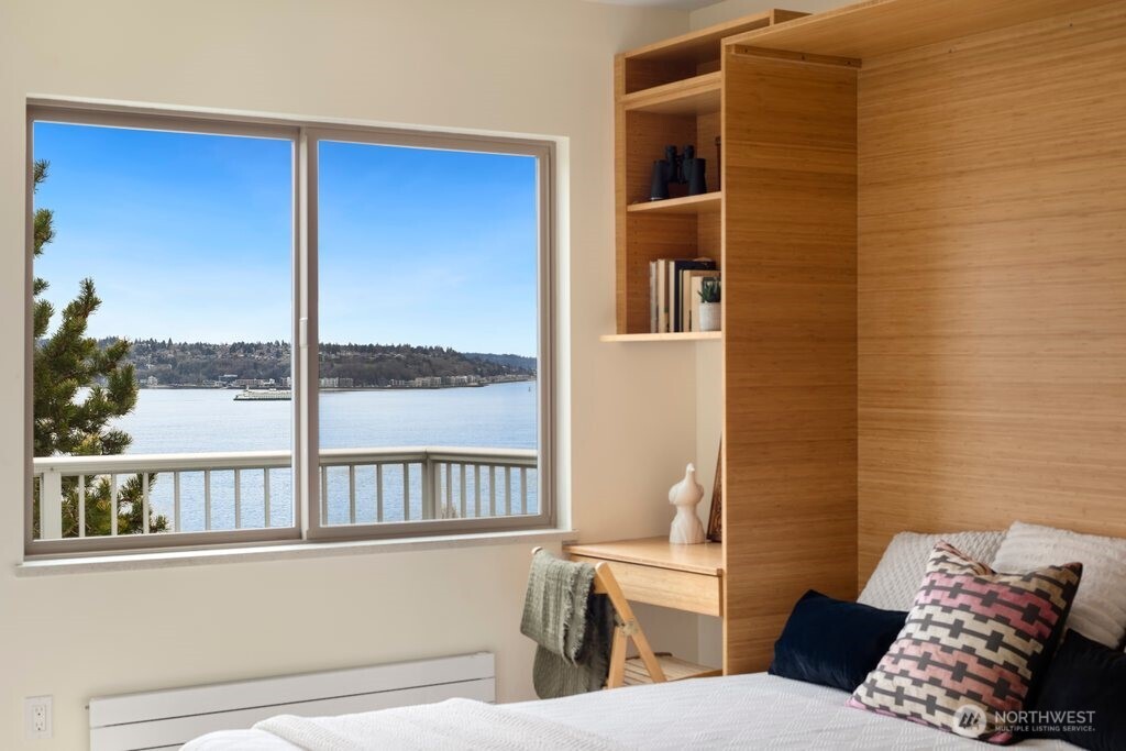 515 W Olympic Place Unit: 208