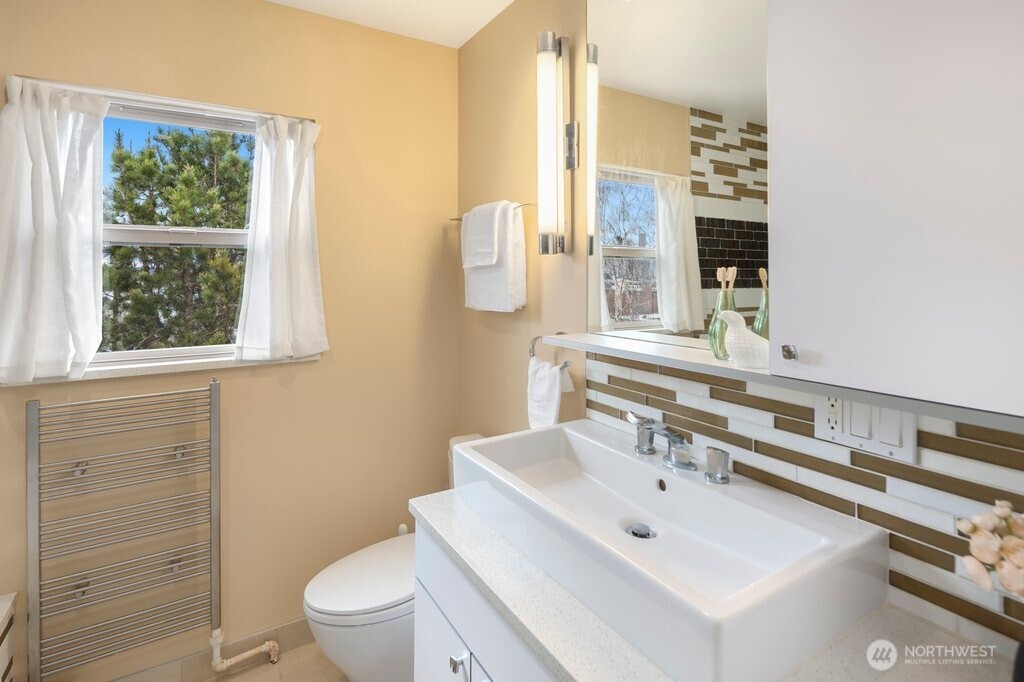 515 W Olympic Place Unit: 208