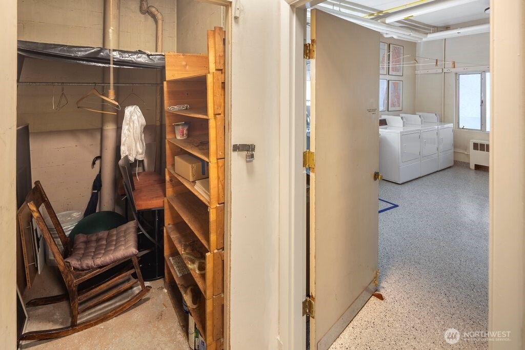 515 W Olympic Place Unit: 208